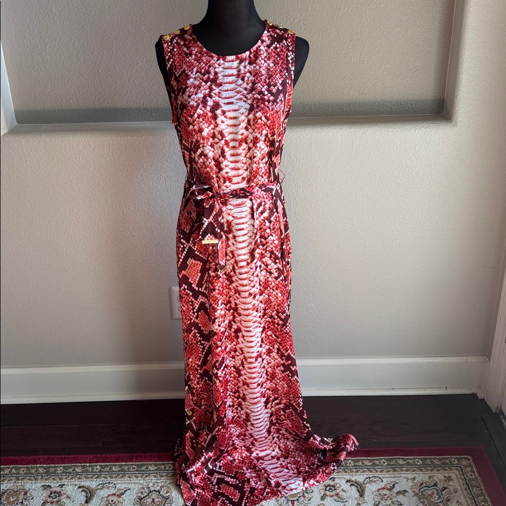 Michael Kors women médium
Coral red snake print Maxi dress